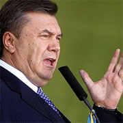 Кіровоградський кандидат у нардепи дивується, як досі ніхто не вчинив замаху на Януковича